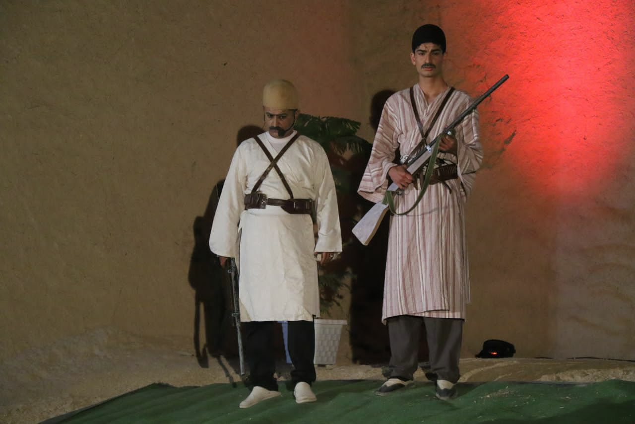 با اجرای بخشی از نمایش تاریخی و حماسی “خان بر خاک”؛چهارمین نکوداشت روز اهرم برگزار شد